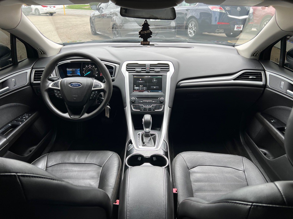 2016 Ford Fusion Image 14