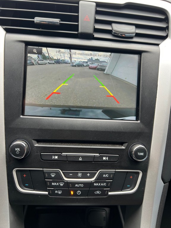 2016 Ford Fusion Image 17