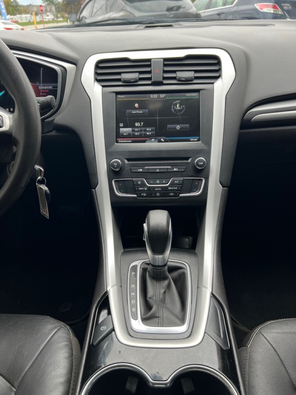 2016 Ford Fusion Image 18