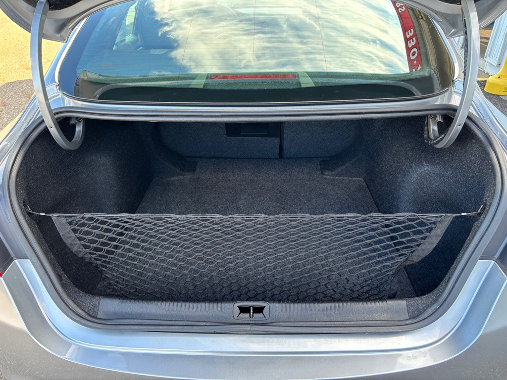 2016 Chrysler 200 Image 8