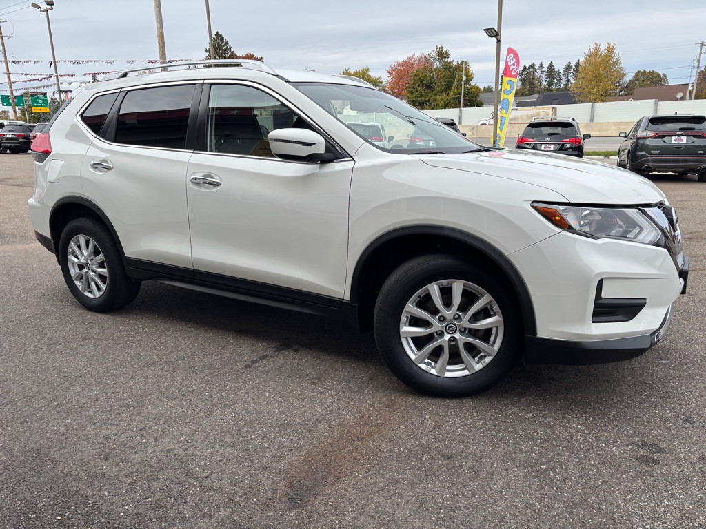 2017 Nissan Rogue Image 3