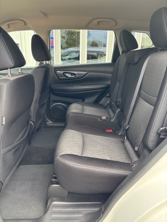 2017 Nissan Rogue Image 9