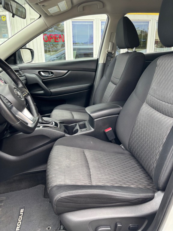2017 Nissan Rogue Image 10