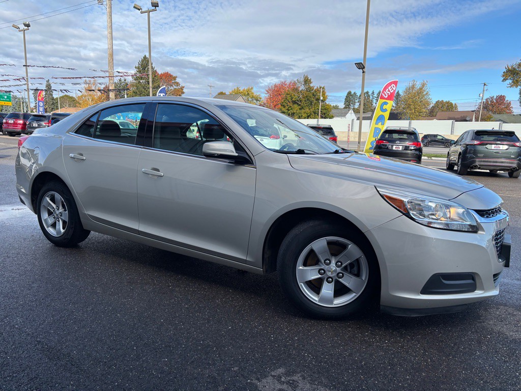 2015 Chevrolet Malibu Image 3