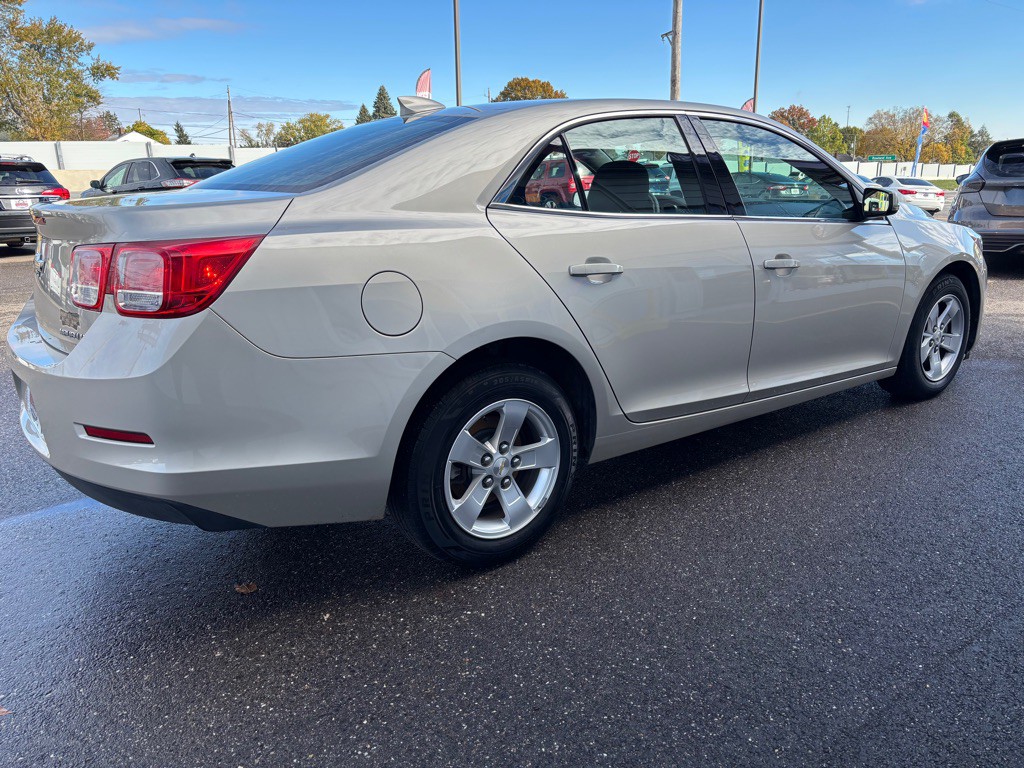 2015 Chevrolet Malibu Image 5
