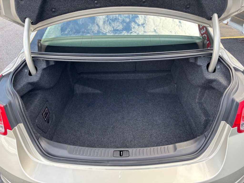 2015 Chevrolet Malibu Image 8