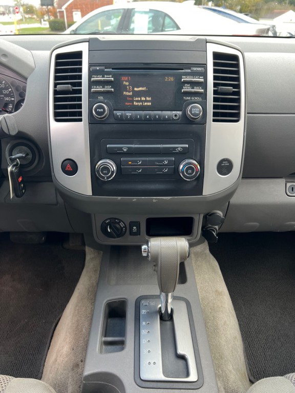 2014 Nissan Frontier Image 17