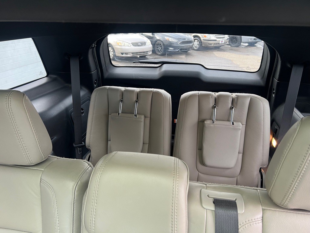 2015 Ford Explorer Image 12
