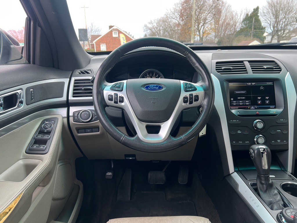 2015 Ford Explorer Image 17