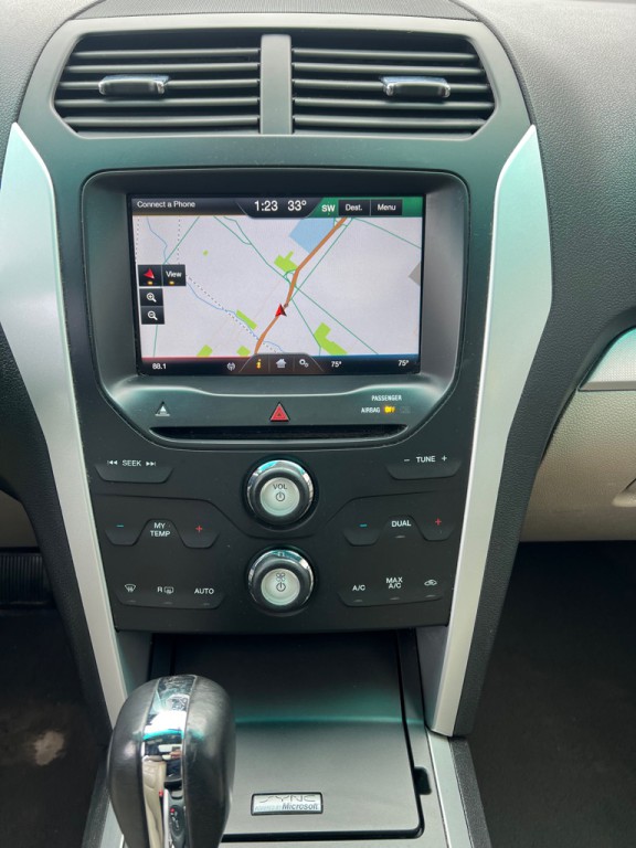 2015 Ford Explorer Image 22