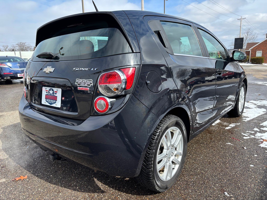 2014 Chevrolet Sonic Image 5