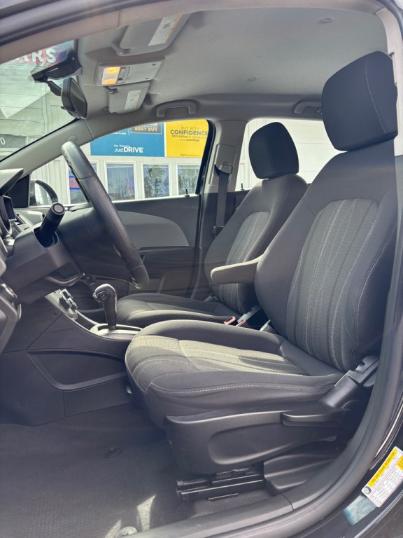 2014 Chevrolet Sonic Image 10