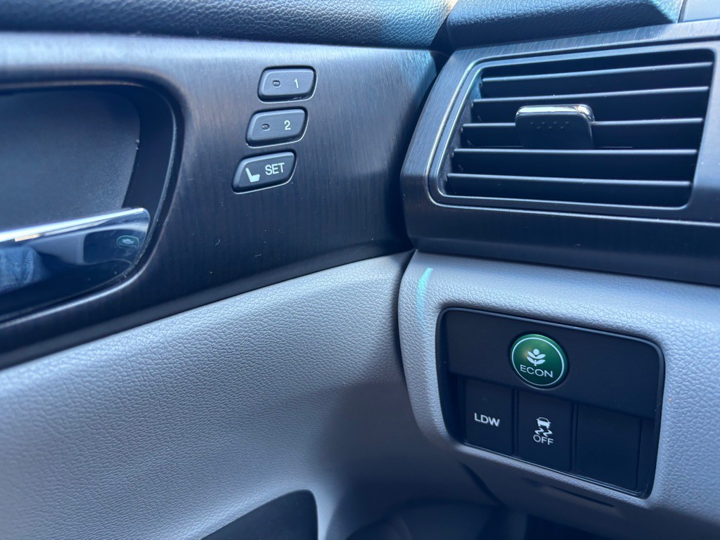 2013 Honda Accord Image 18