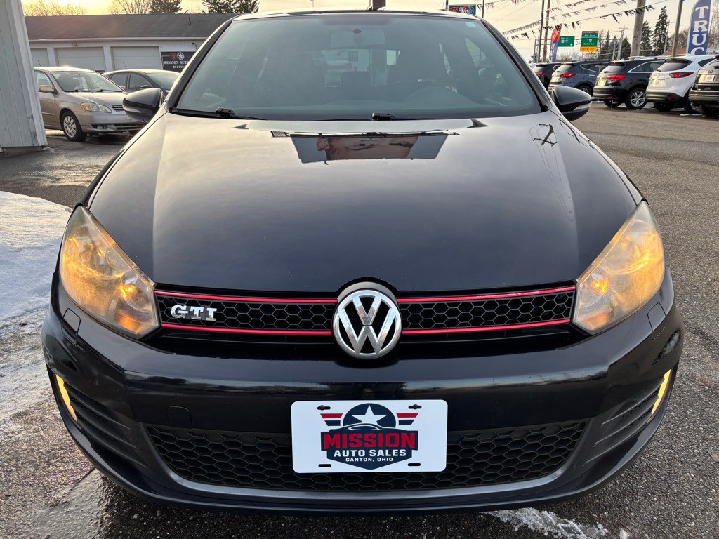 2012 Volkswagen GTI Image 2