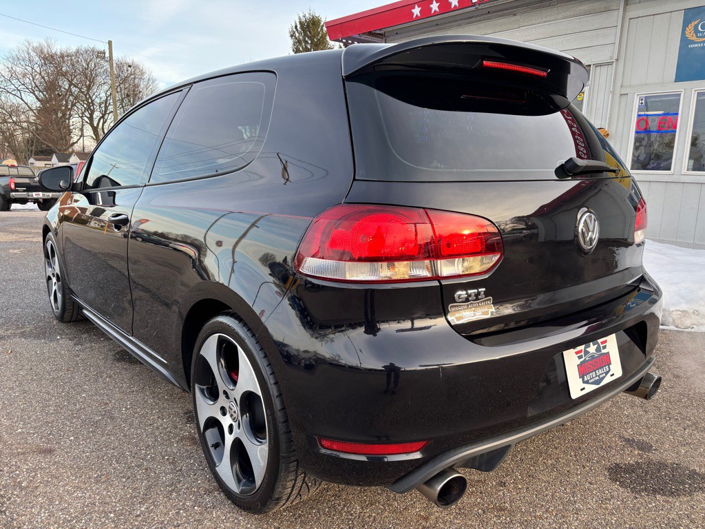 2012 Volkswagen GTI Image 4
