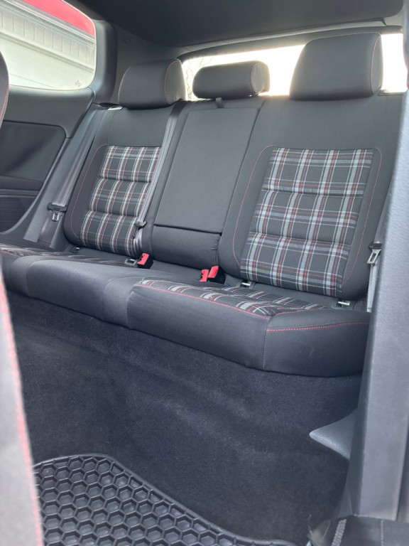 2012 Volkswagen GTI Image 8