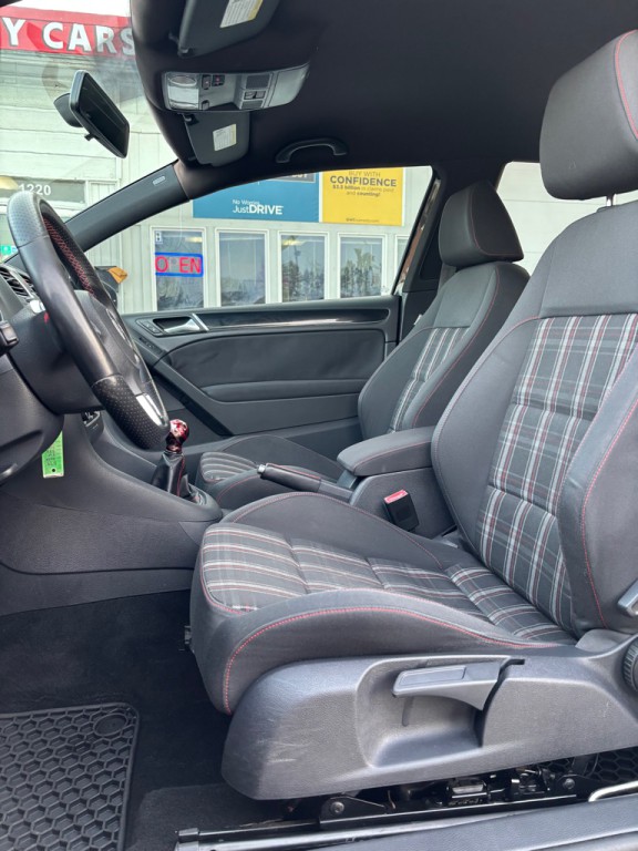 2012 Volkswagen GTI Image 9