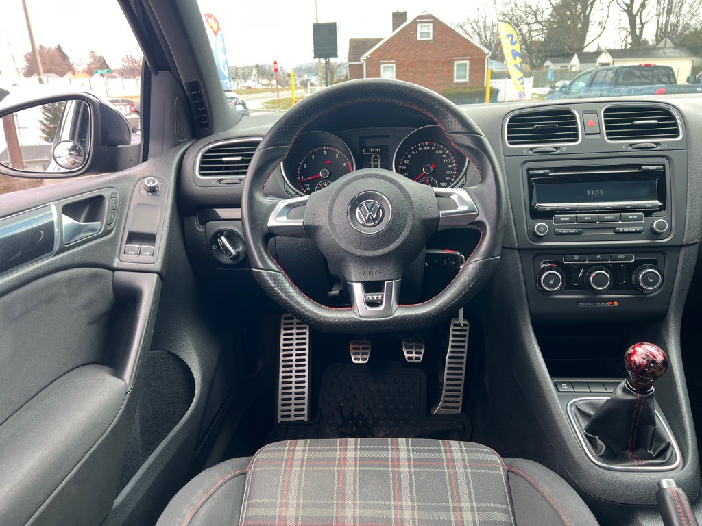 2012 Volkswagen GTI Image 11