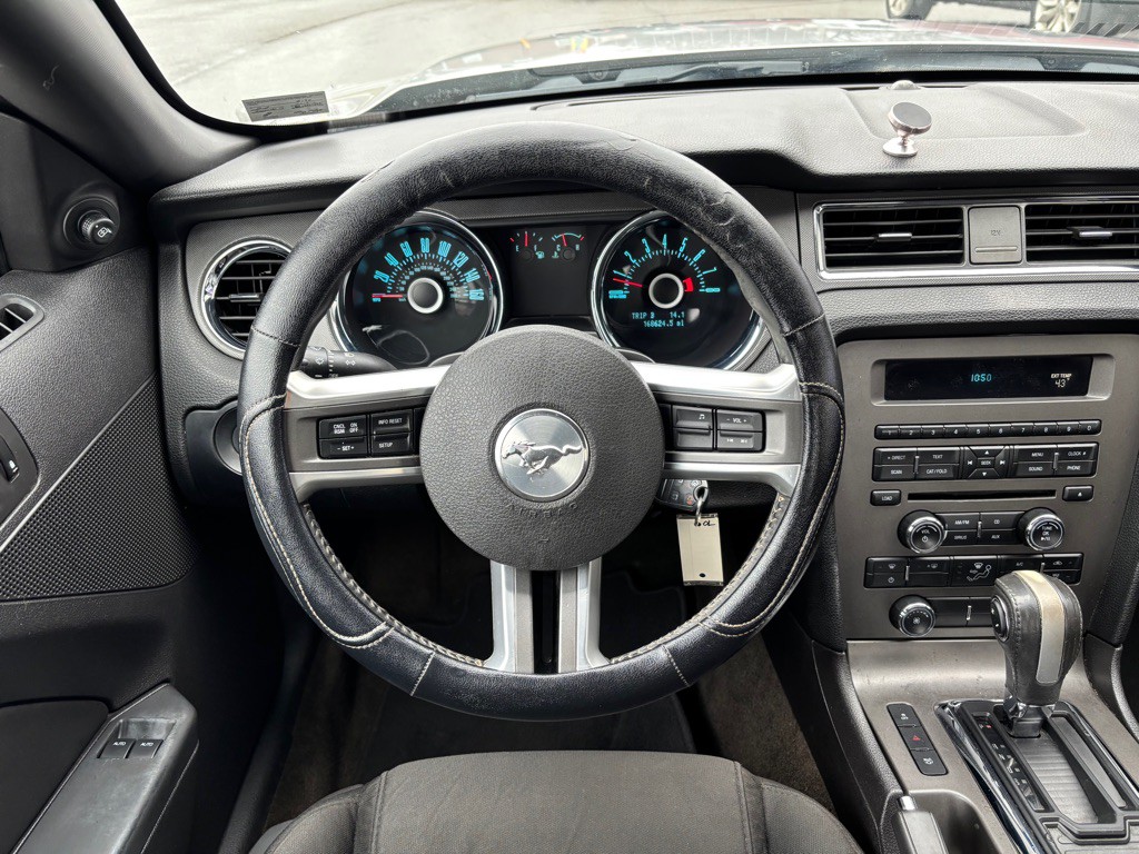 2013 Ford Mustang Image 11