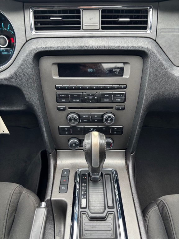 2013 Ford Mustang Image 14