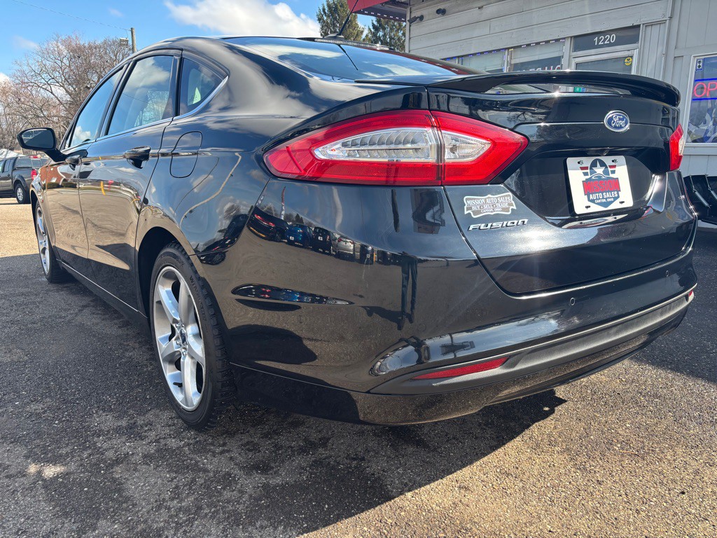 2016 Ford Fusion Image 4