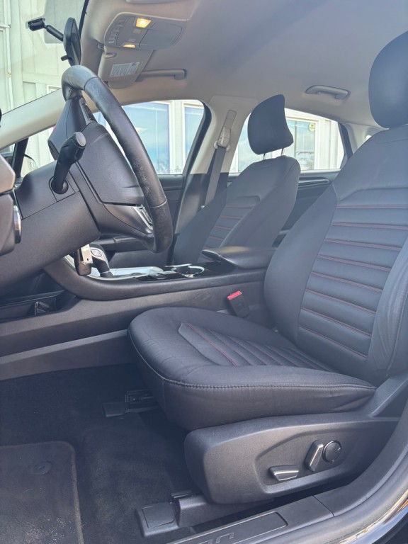 2016 Ford Fusion Image 10