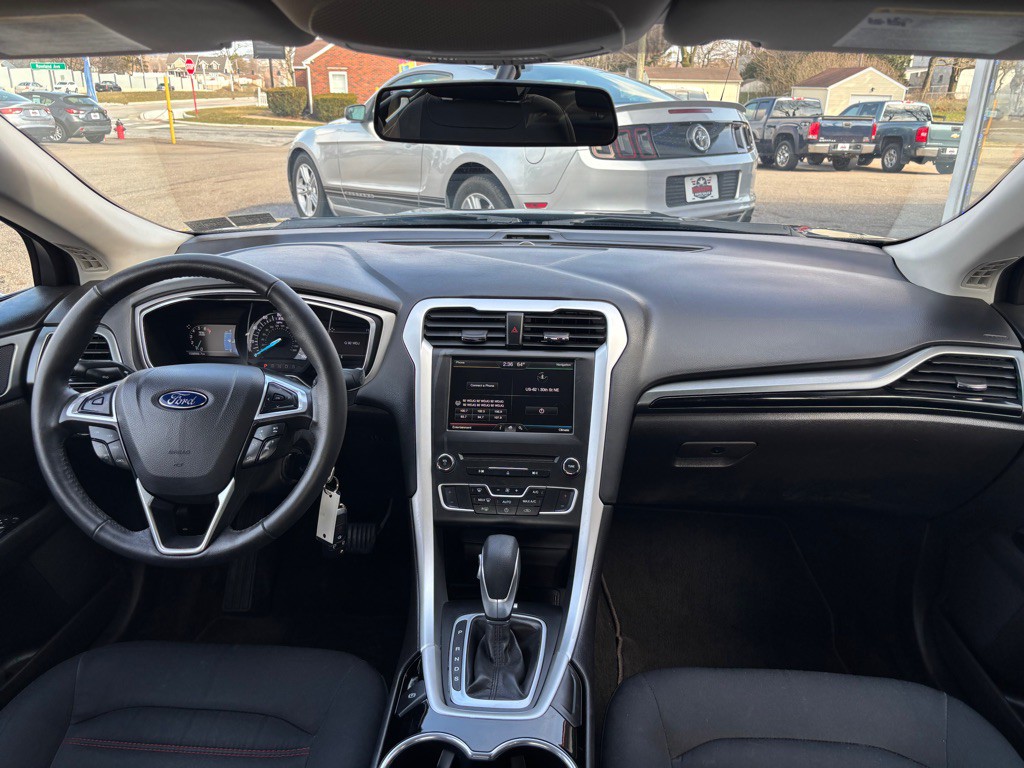 2016 Ford Fusion Image 11