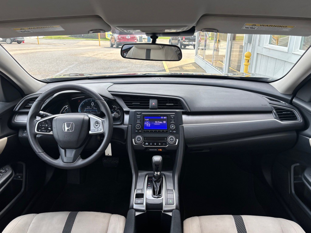 2017 Honda Civic Image 11