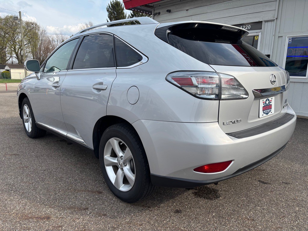 2010 Lexus RX Image 4