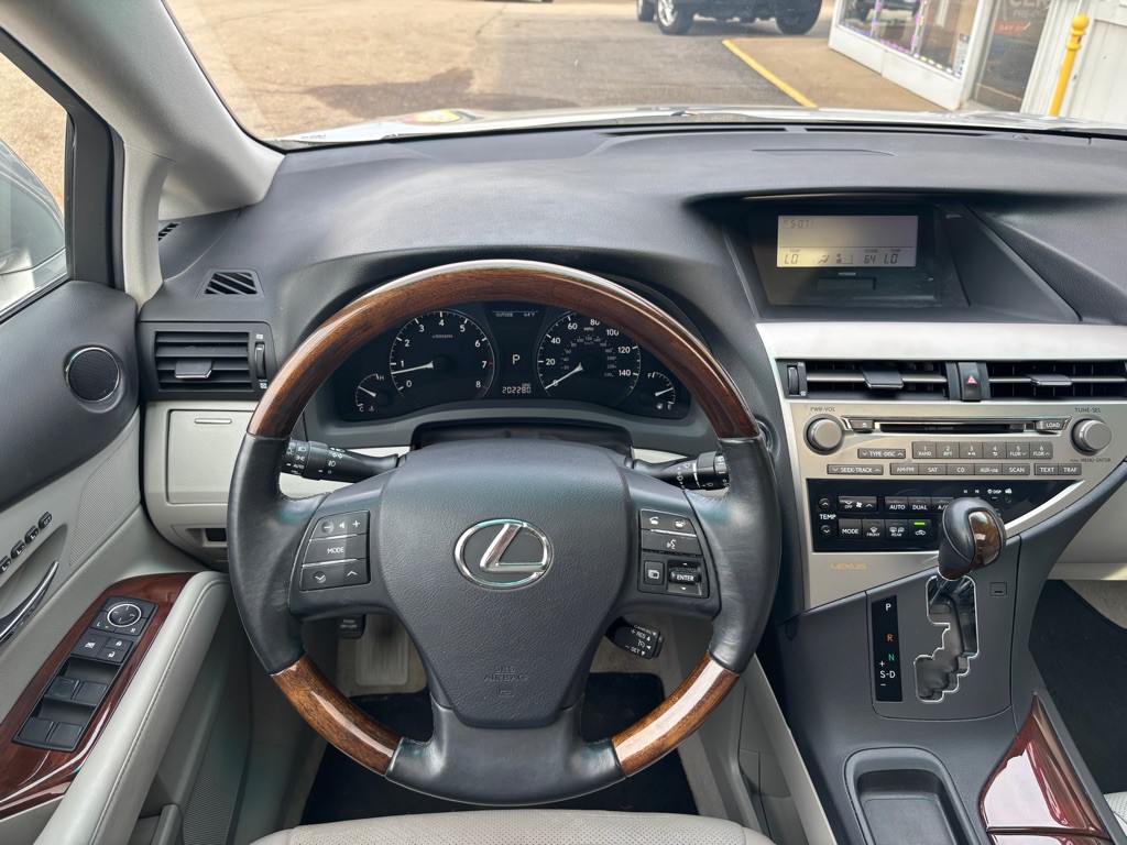 2010 Lexus RX Image 11