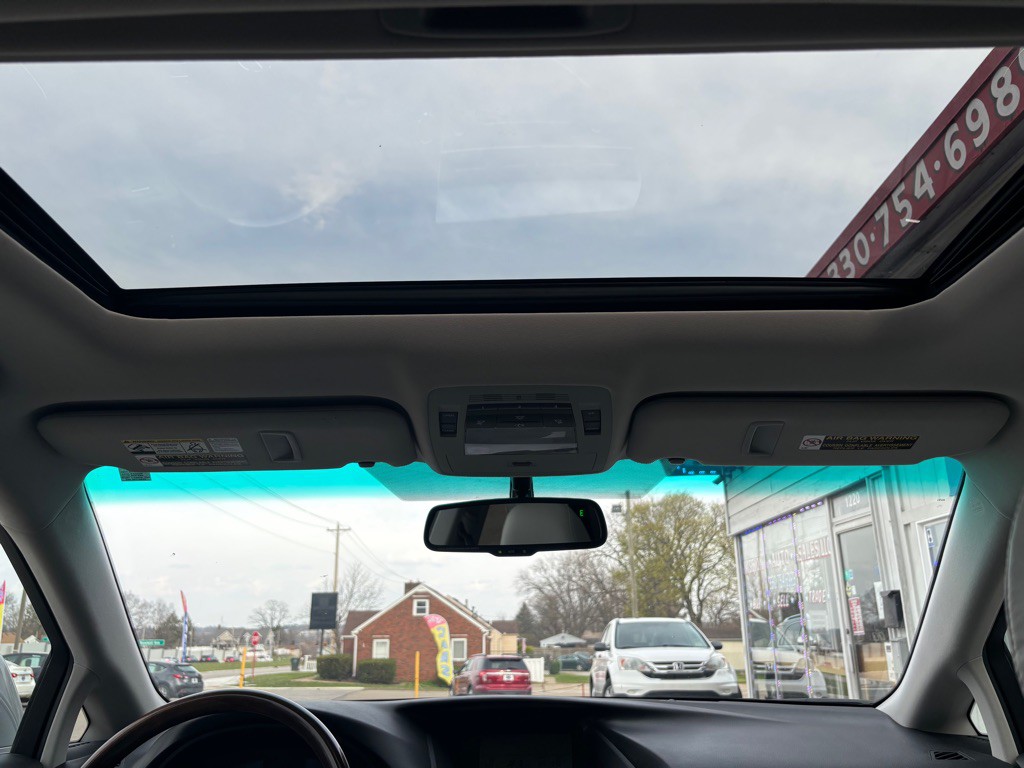 2010 Lexus RX Image 16