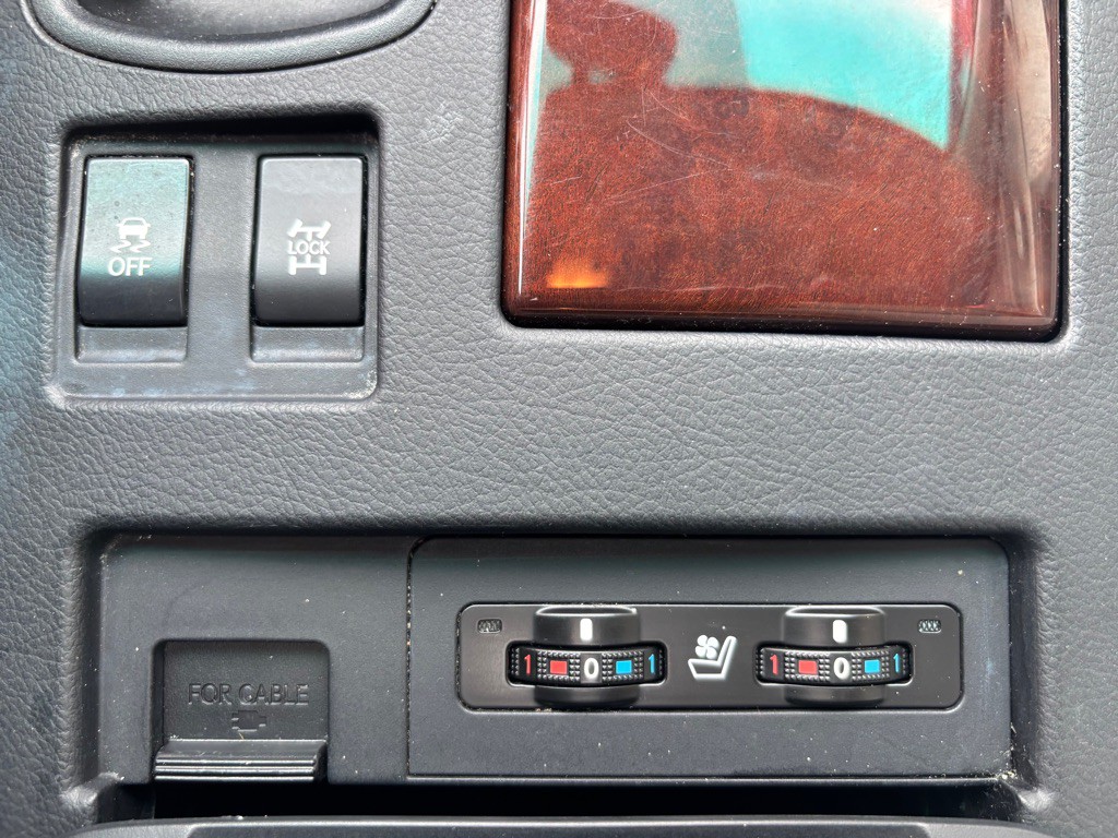 2010 Lexus RX Image 17