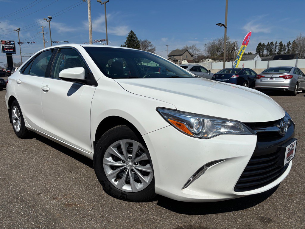 2015 Toyota Camry Image 3