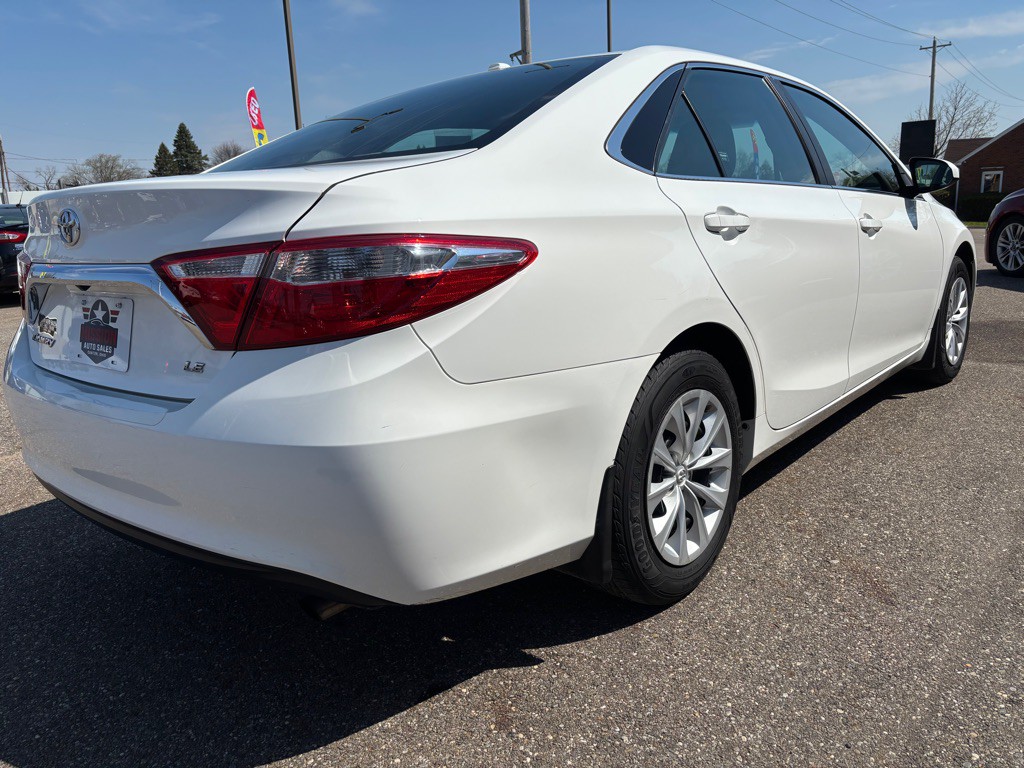 2015 Toyota Camry Image 5