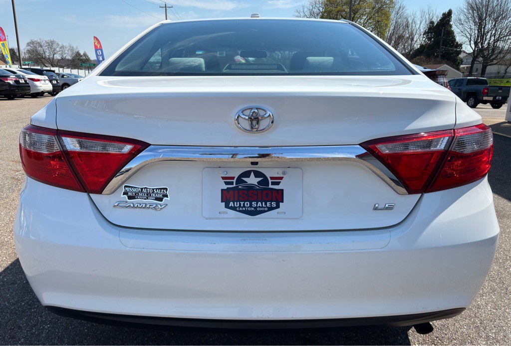2015 Toyota Camry Image 6