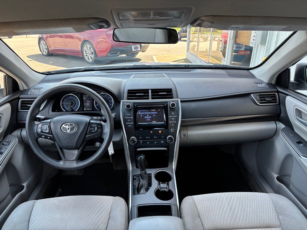 2015 Toyota Camry Image 11