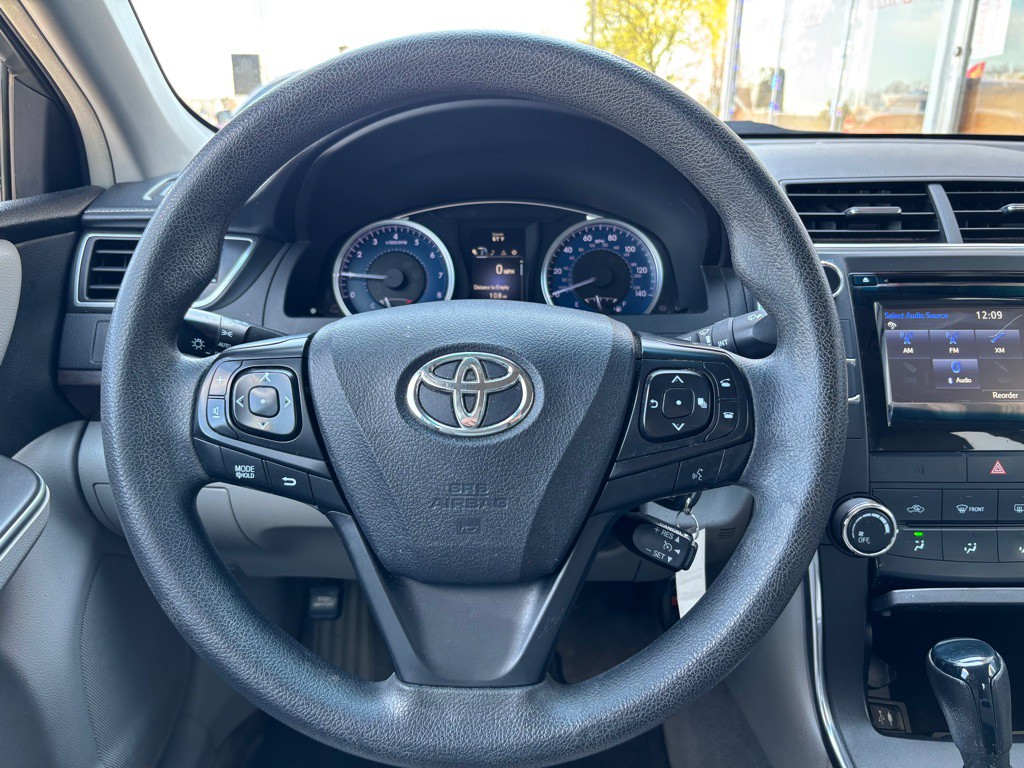 2015 Toyota Camry Image 13