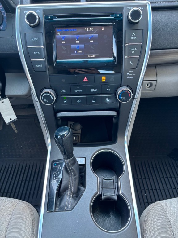 2015 Toyota Camry Image 15