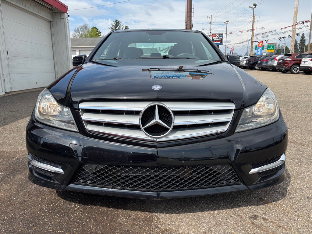 2012 Mercedes-Benz C-Class Image 2