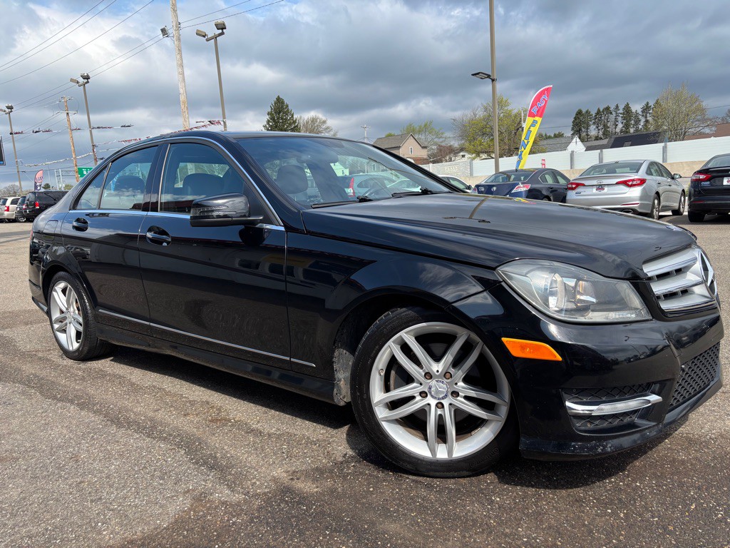 2012 Mercedes-Benz C-Class Image 3