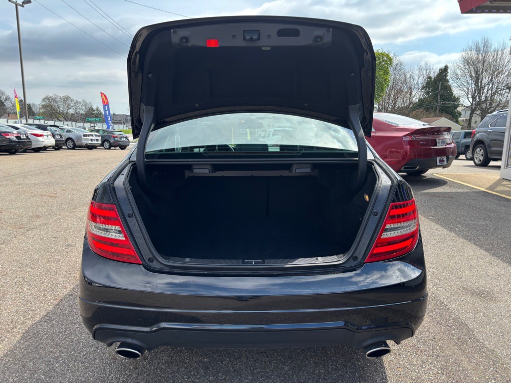2012 Mercedes-Benz C-Class Image 7