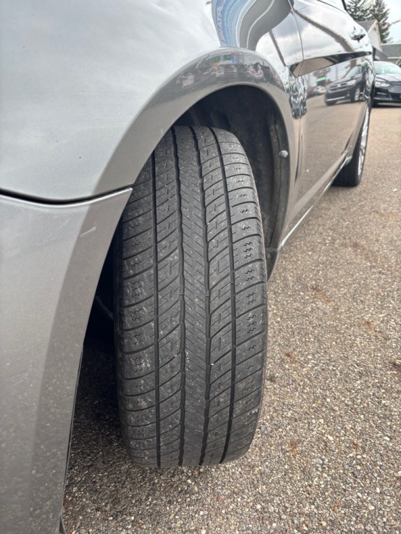 2013 Chrysler 200 Image 21