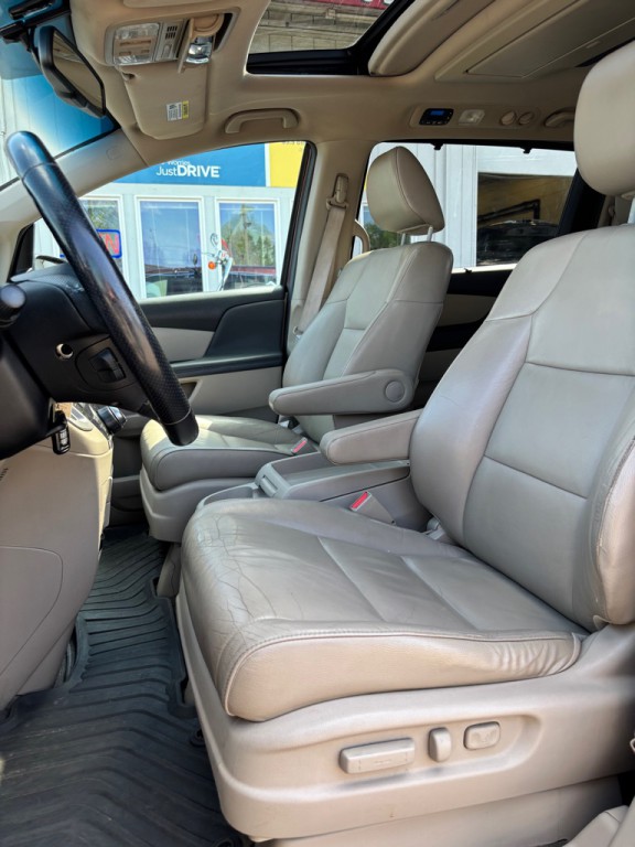 2013 Honda Odyssey Image 13
