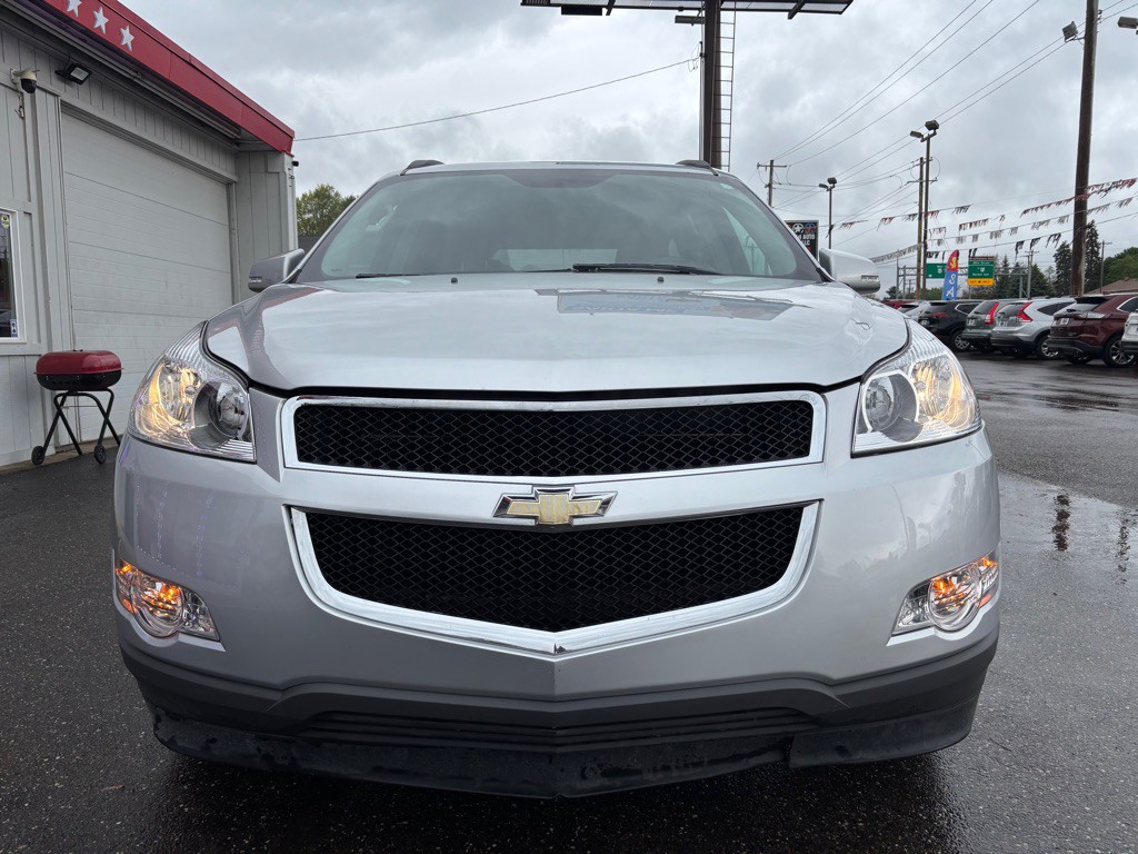 2012 Chevrolet Traverse Image 2