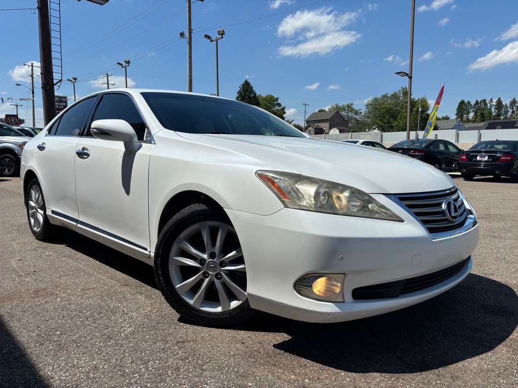 2012 Lexus ES Image 3