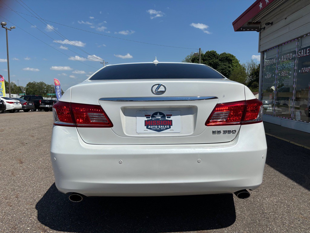 2012 Lexus ES Image 6