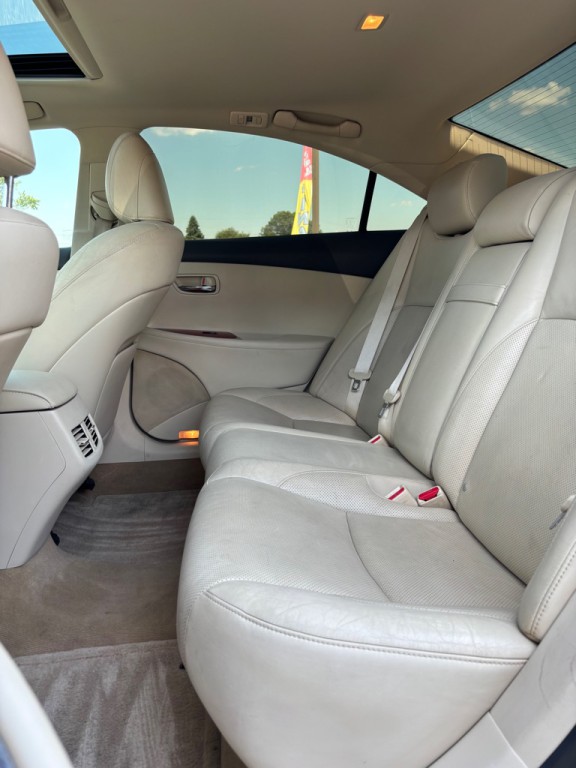 2012 Lexus ES Image 8