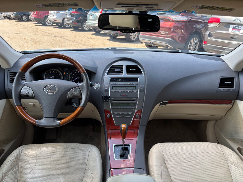 2012 Lexus ES Image 10