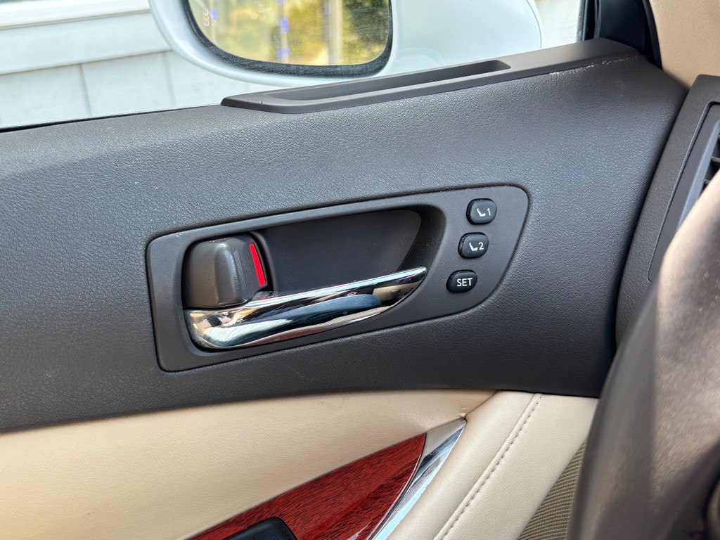 2012 Lexus ES Image 16