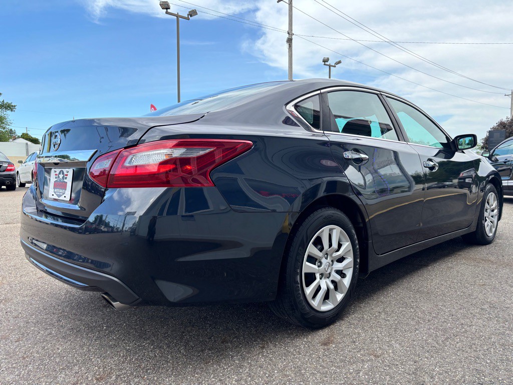 2018 Nissan Altima Image 5